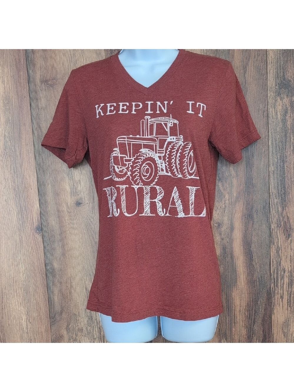 Jane Marie Keepin' It Rural V-Neck Tee S                                    M245